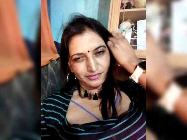 FiestyQueen webcam