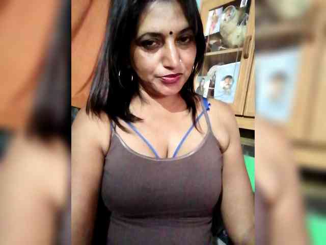 FiestyQueen webcam