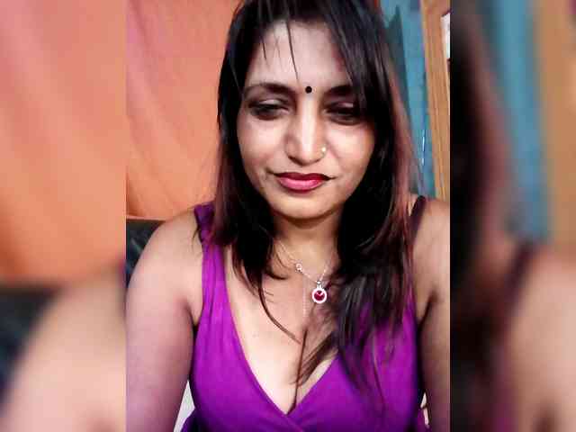 FiestyQueen webcam