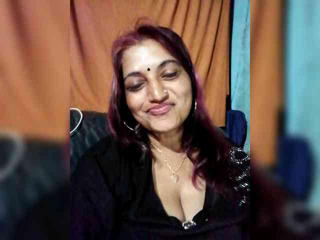 FiestyQueen webcam