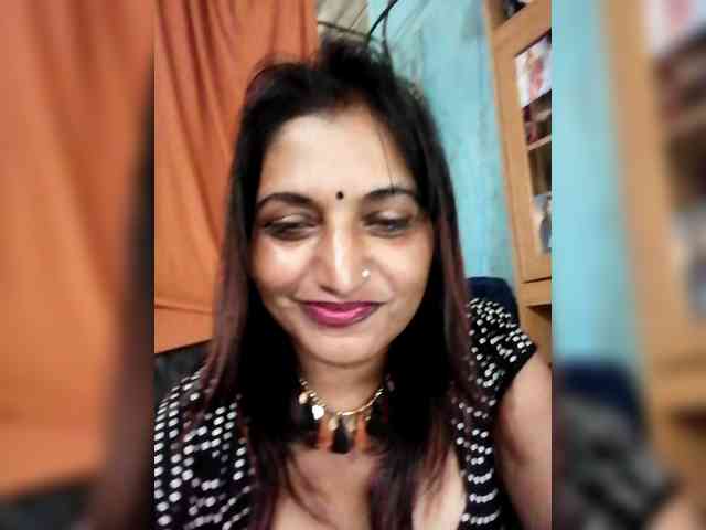 FiestyQueen webcam