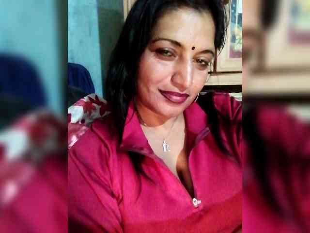 FiestyQueen webcam