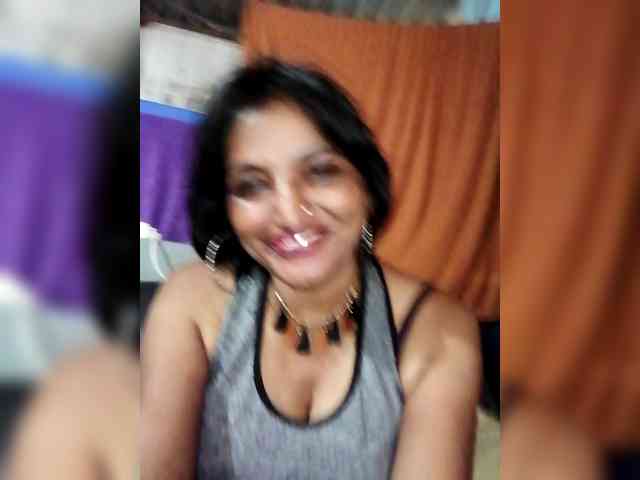 FiestyQueen Live Webcam on BongaCams