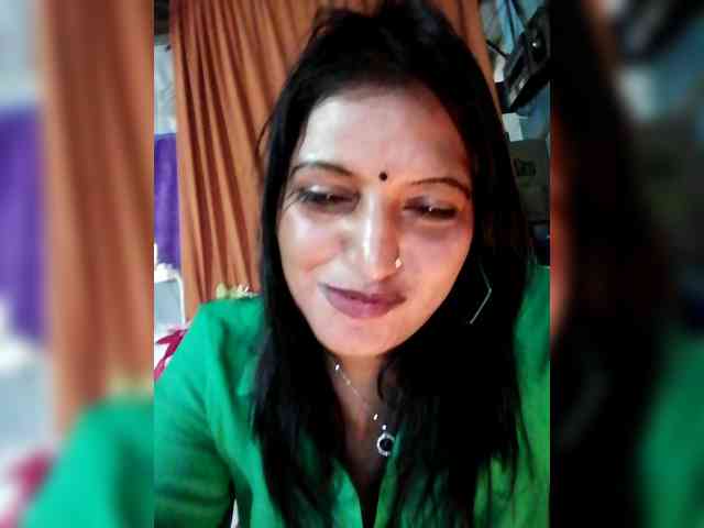 FiestyQueen webcam