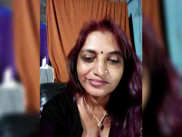 FiestyQueen webcam