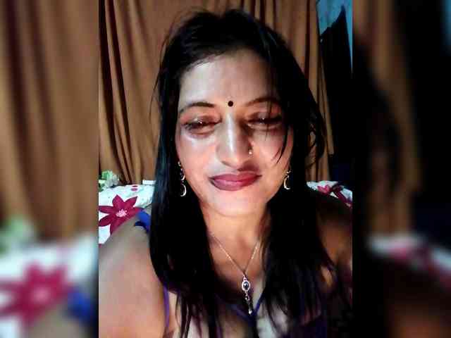 FiestyQueen webcam
