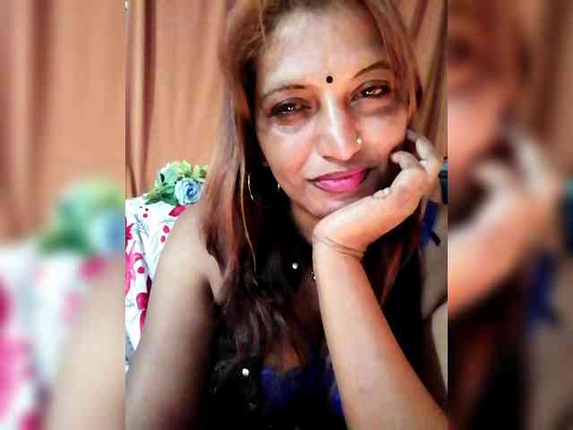 FiestyQueen webcam