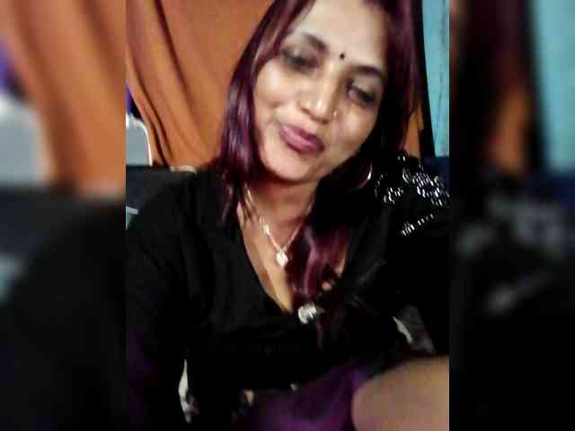 FiestyQueen webcam