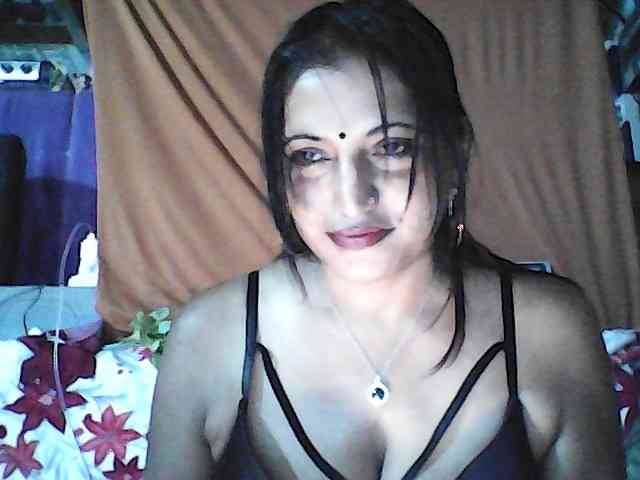 FiestyQueen webcam