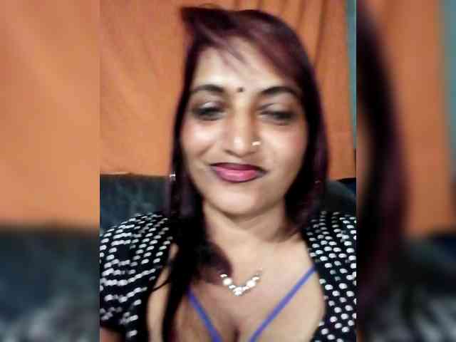 FiestyQueen webcam