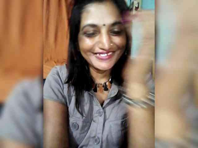 FiestyQueen webcam