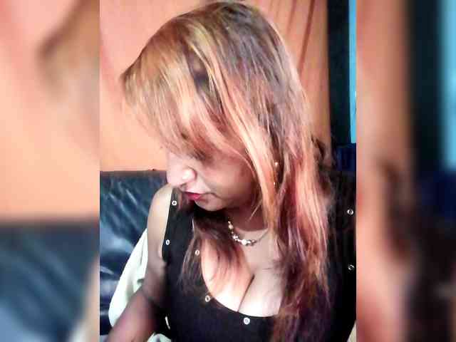 FiestyQueen webcam