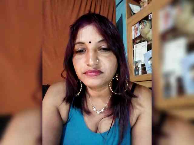 FiestyQueen webcam