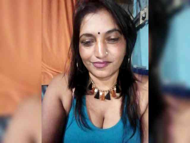 FiestyQueen webcam