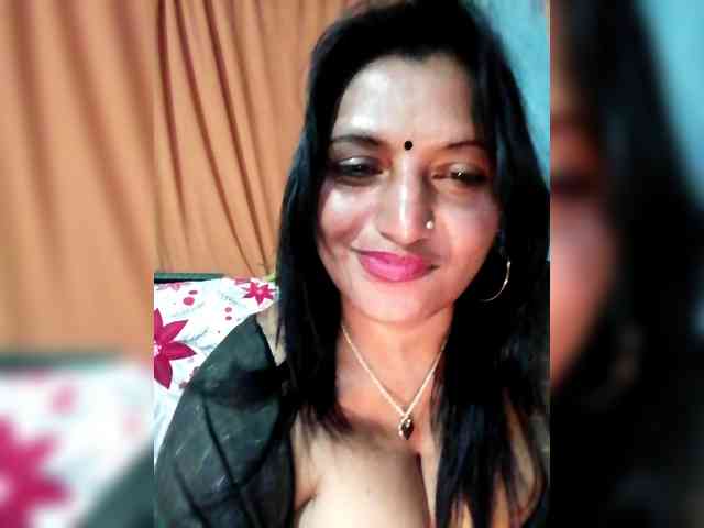 FiestyQueen webcam