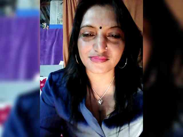 FiestyQueen webcam