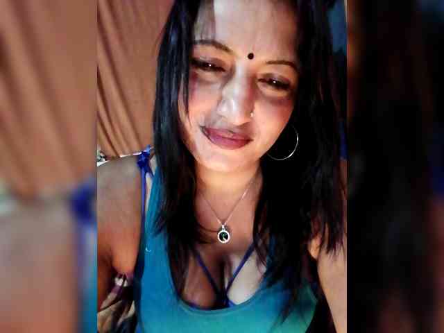 FiestyQueen webcam