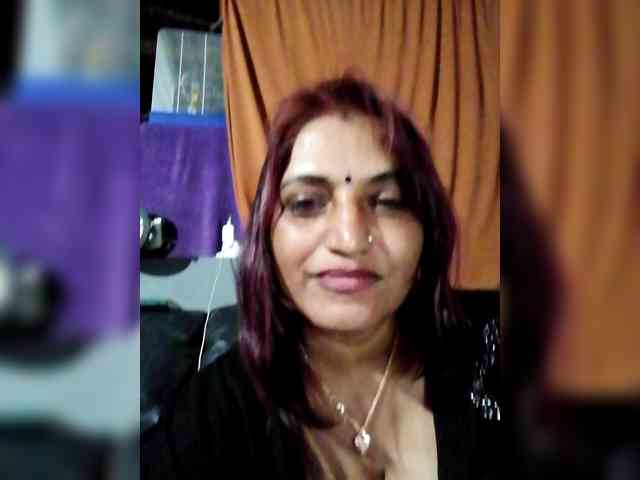 FiestyQueen webcam