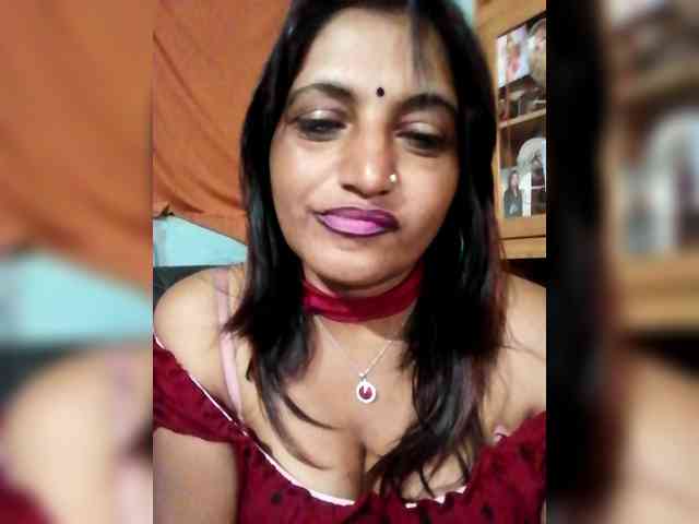 FiestyQueen webcam