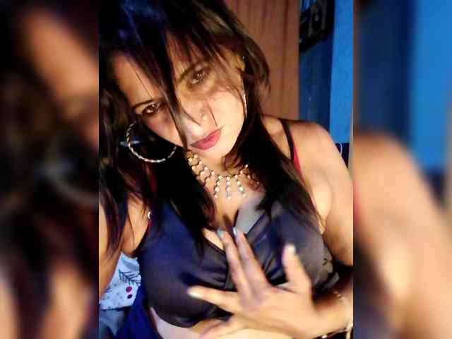 FiestyQueen webcam