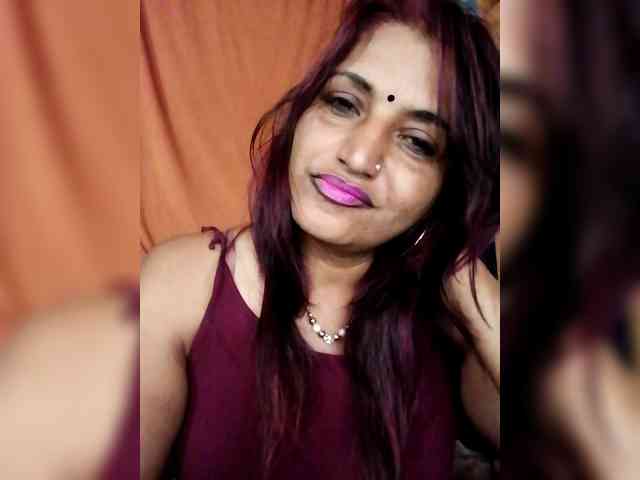 FiestyQueen webcam