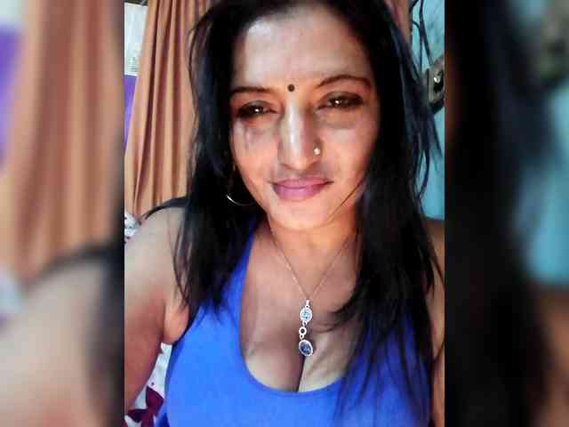 FiestyQueen webcam