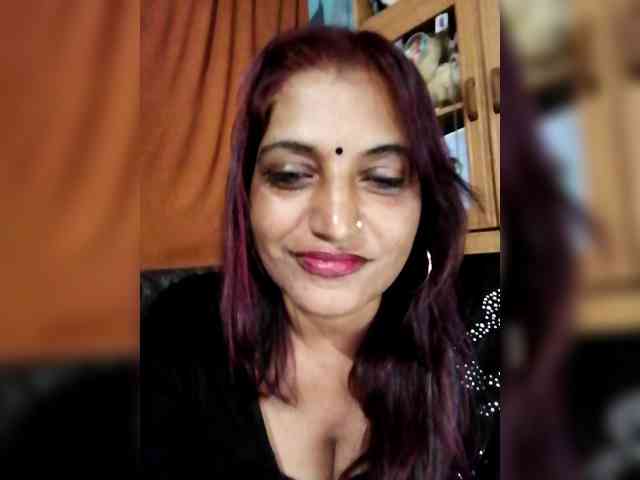 FiestyQueen webcam