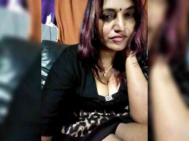 FiestyQueen webcam