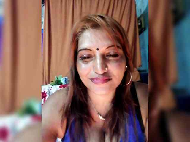 FiestyQueen webcam