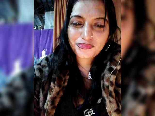 FiestyQueen webcam