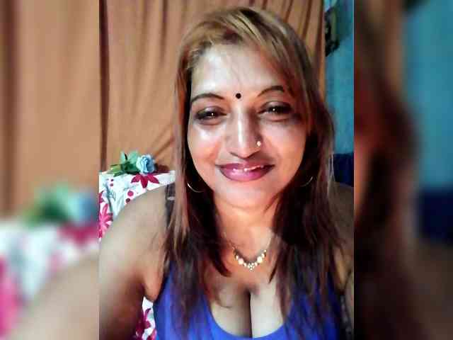 FiestyQueen webcam