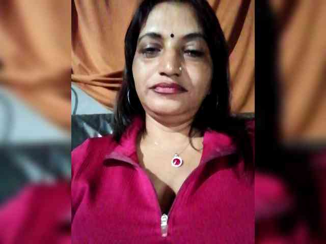 FiestyQueen webcam