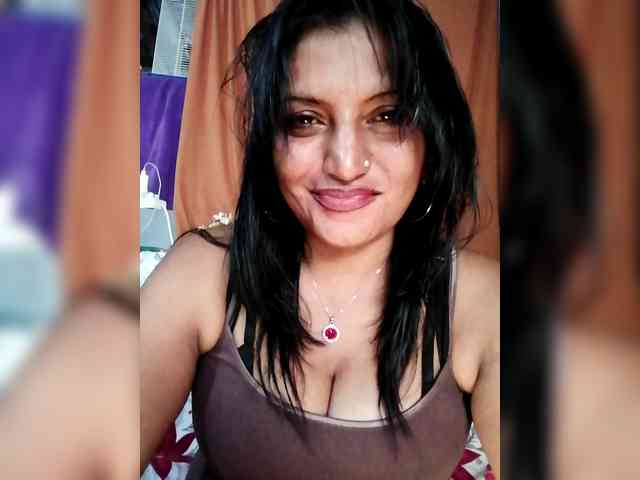 FiestyQueen webcam