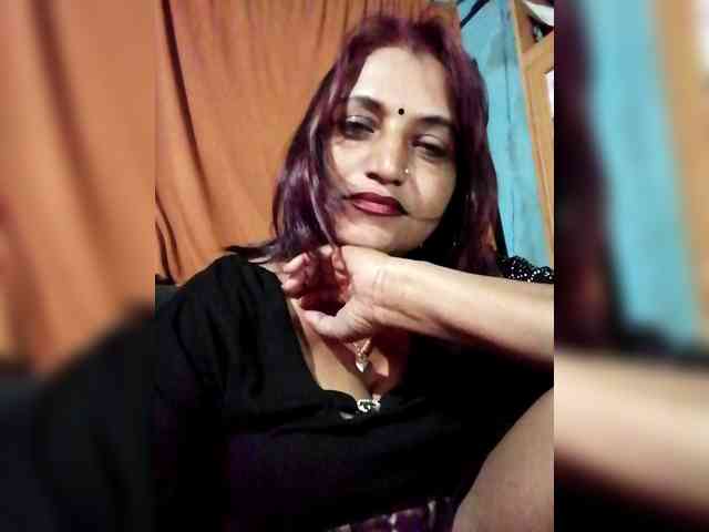 FiestyQueen webcam