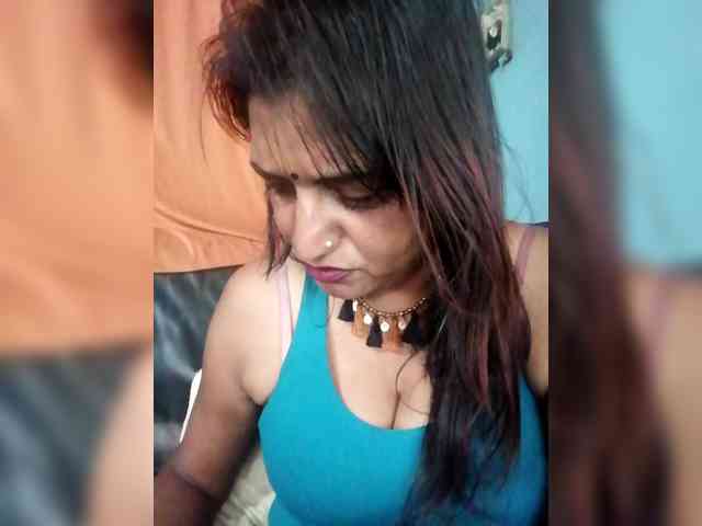 FiestyQueen webcam