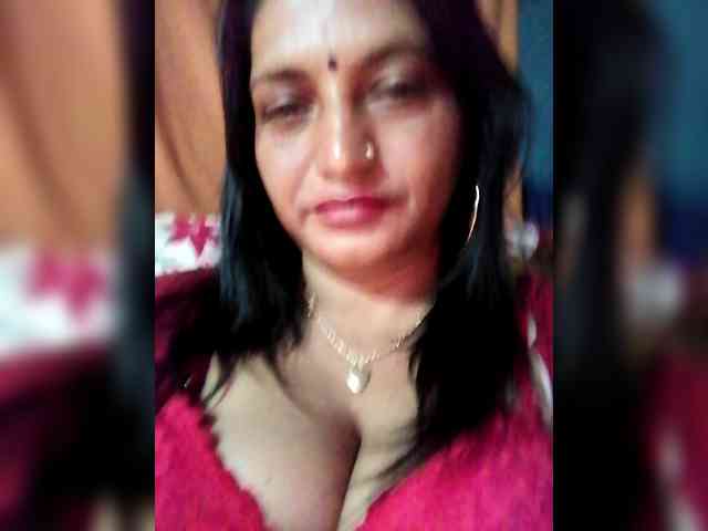 FiestyQueen webcam