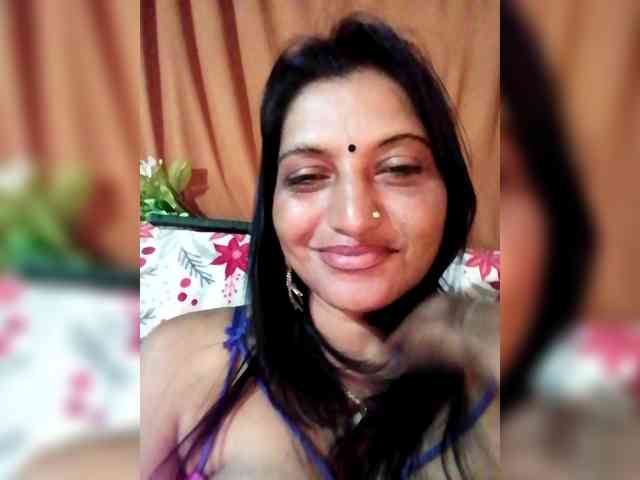 FiestyQueen webcam