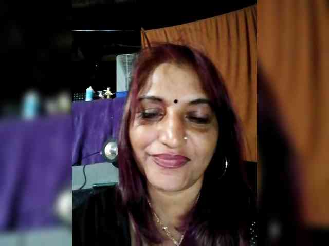 FiestyQueen webcam