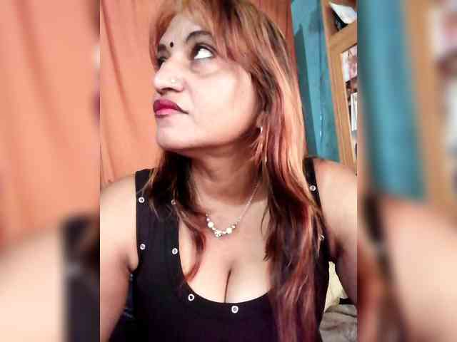 FiestyQueen webcam