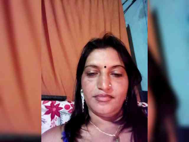 FiestyQueen webcam