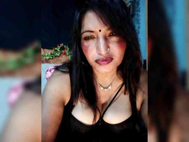 FiestyQueen webcam
