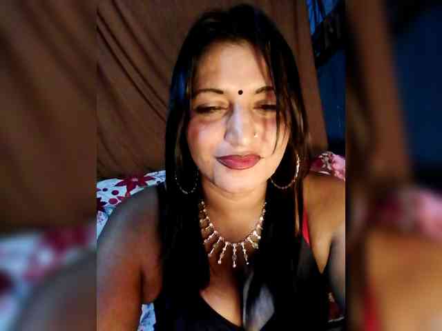 FiestyQueen webcam