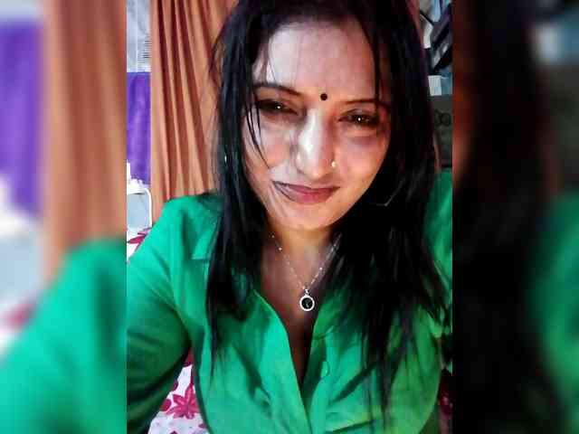 FiestyQueen webcam