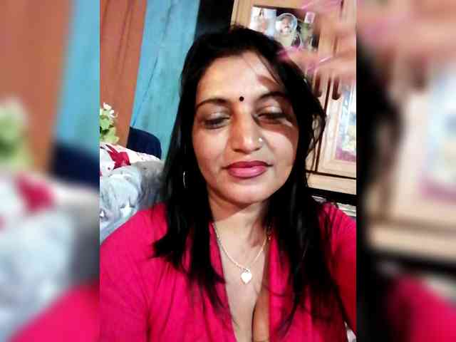 FiestyQueen webcam
