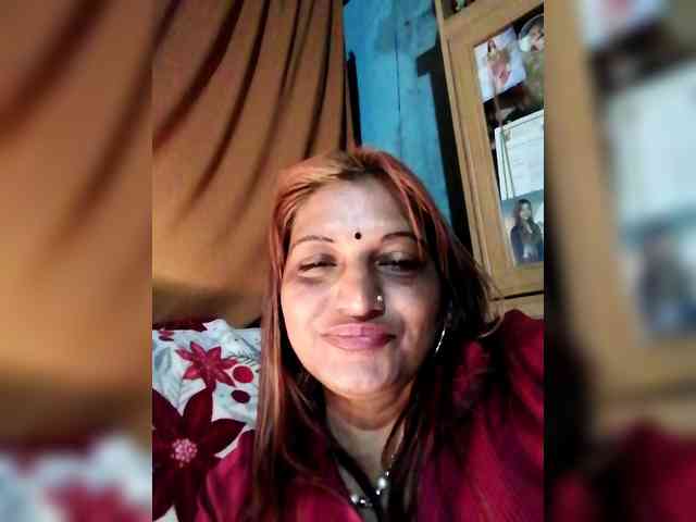 FiestyQueen webcam