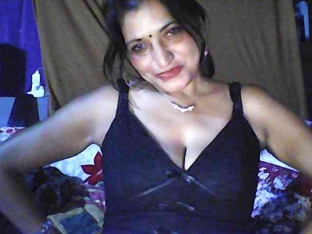 FiestyQueen webcam