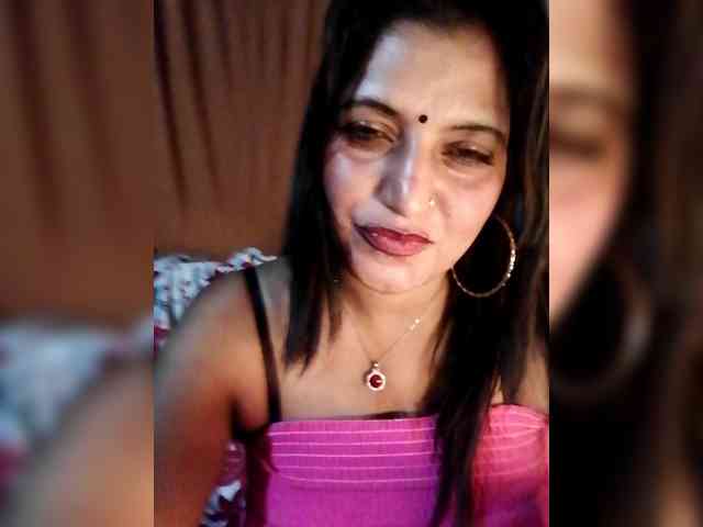 FiestyQueen webcam