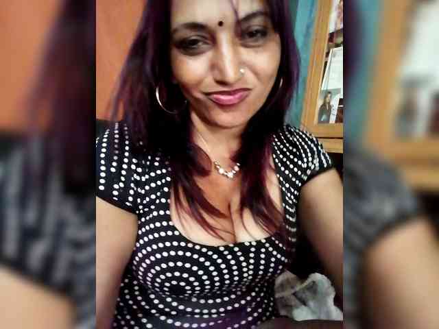 FiestyQueen webcam