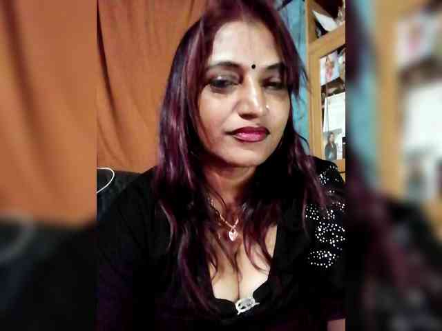 FiestyQueen webcam