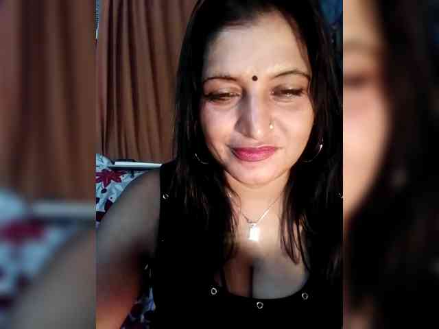 FiestyQueen webcam
